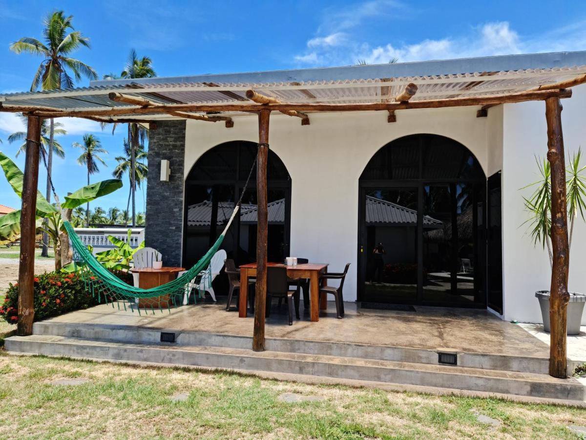 Show Pony Beach Resort And Suites Las Lajas  Esterno foto