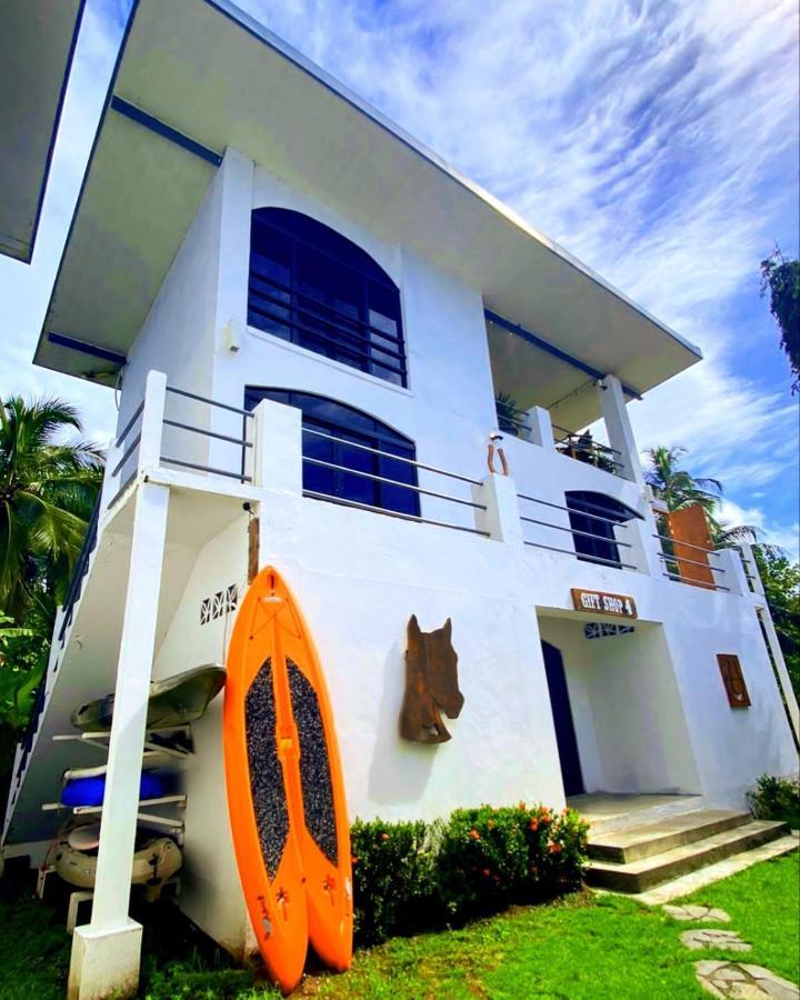 Show Pony Beach Resort And Suites Las Lajas  Esterno foto