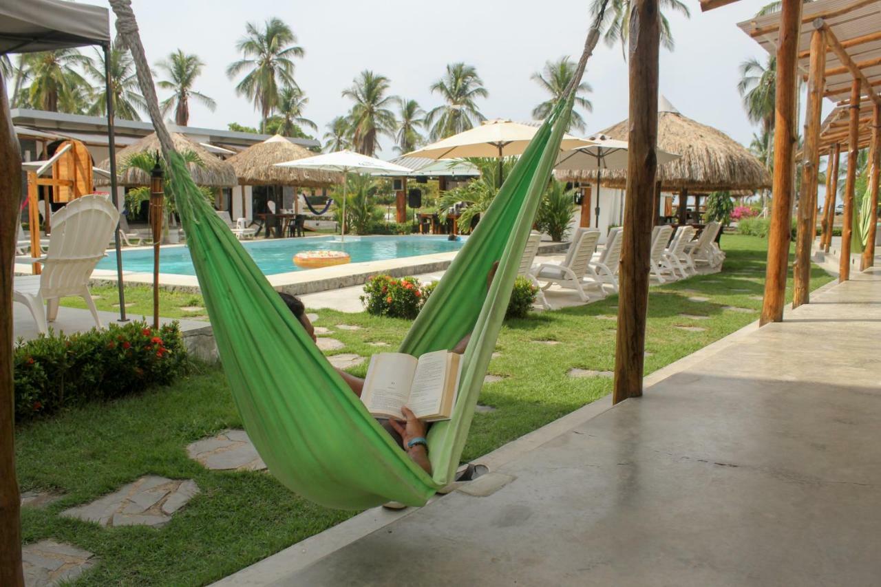 Show Pony Beach Resort And Suites Las Lajas  Esterno foto